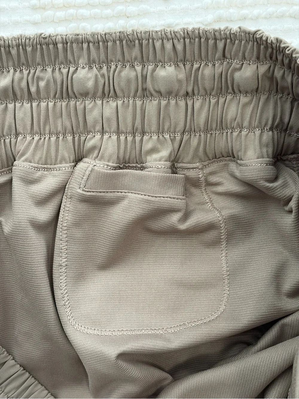 EUC Lululemon Athletica Taupe Running Shorts Women's Size 6 Lightweight Athletic